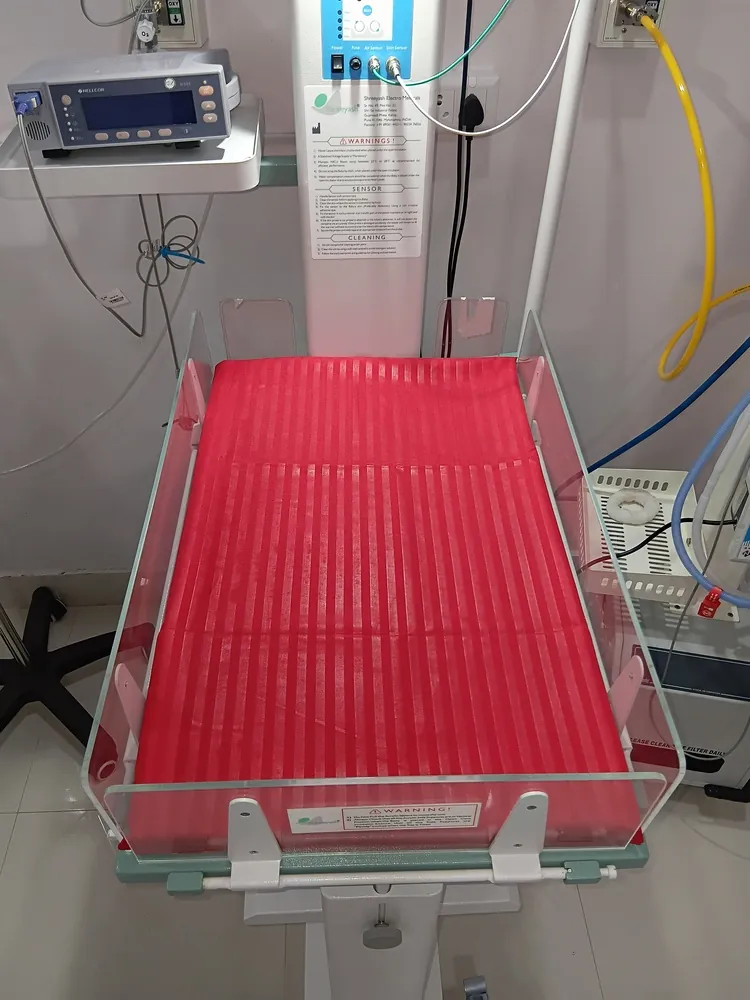 Polyster Cotton NICU Bedsheet